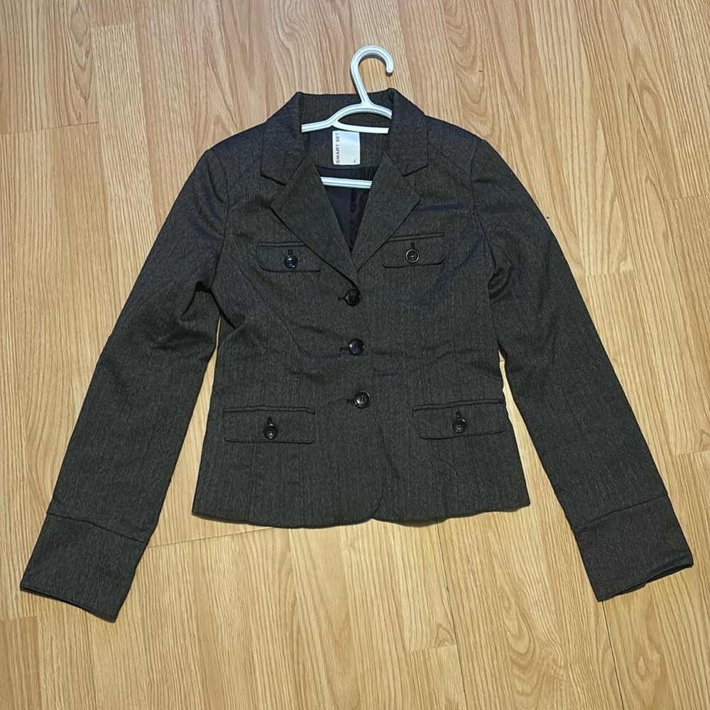 Grey smart set blazer size small, euc